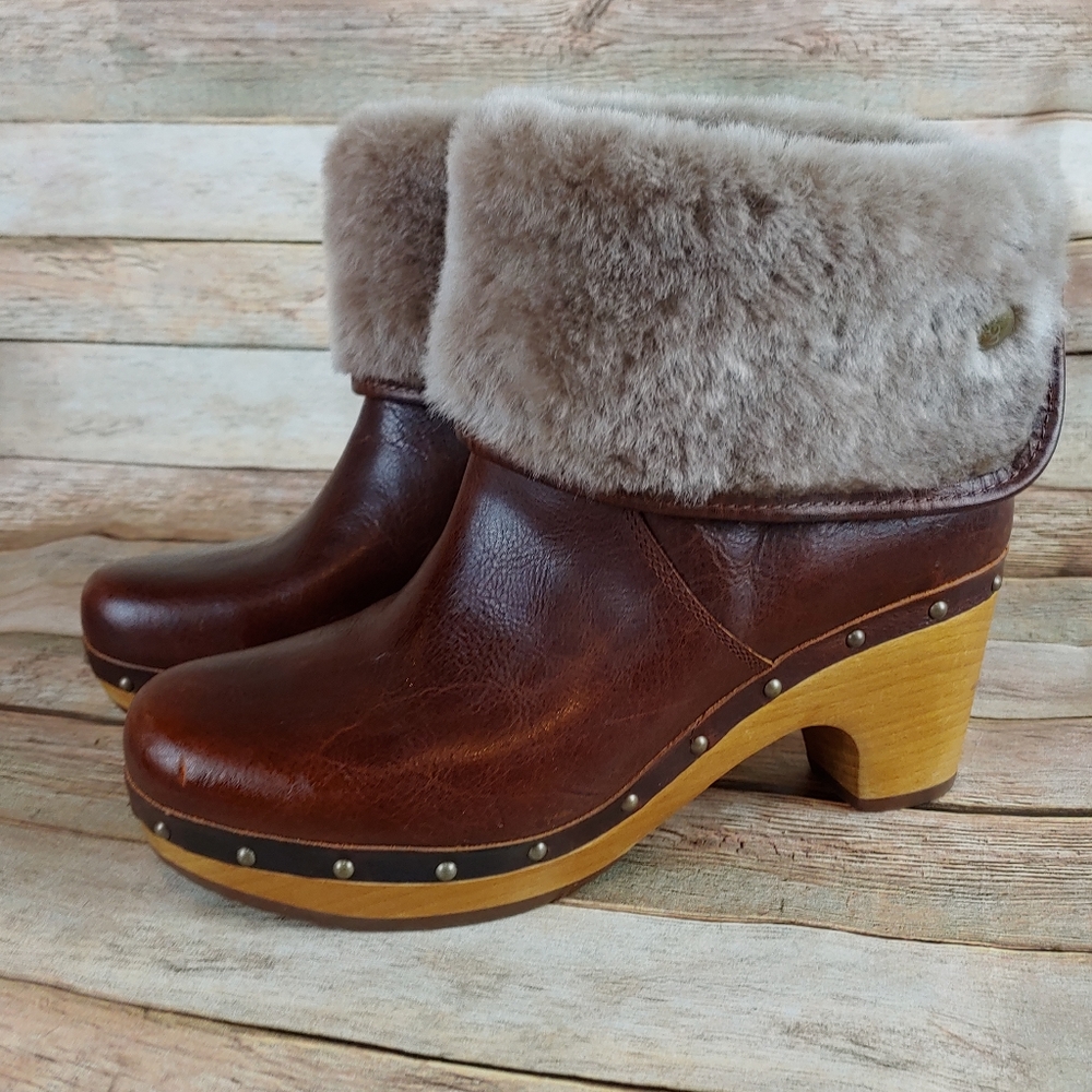 Uggs fold down clog boots w/fur brown 7